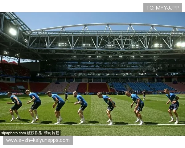 主帅在训练中亲自示范新跑位，引发模仿热潮